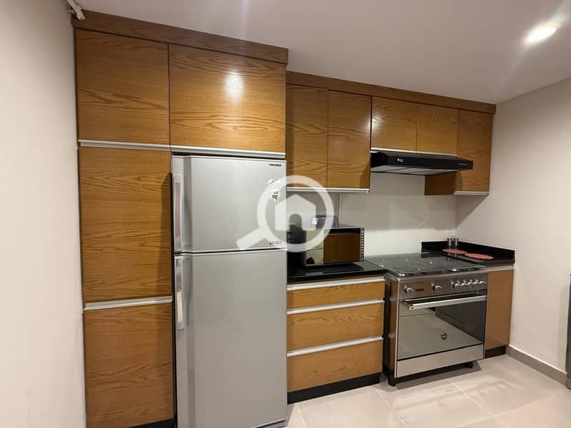 4 092ef738-694e-42b3-ad23-bf74e1f8b488. jpg