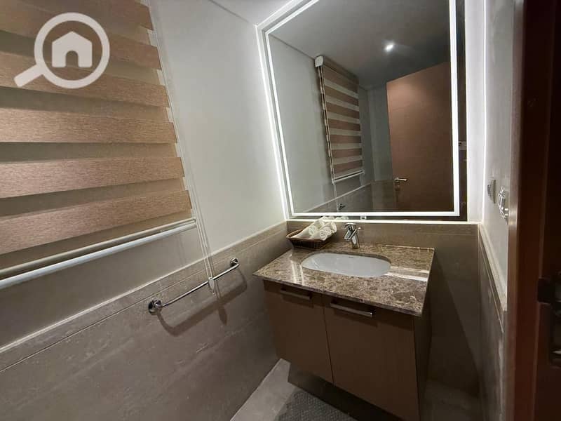 6 a042ec2d-b39e-4e0f-8337-1480a2f6b018. jpg