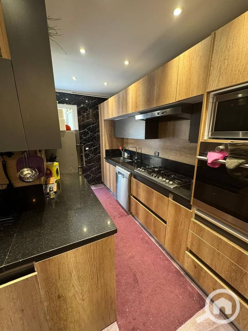 8 16876647-3026-4b04-8815-cfc8b89ff885. jpg