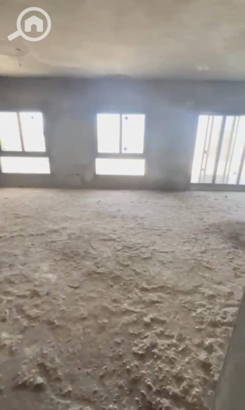 10 WhatsApp Image 2025-10-27 at 17.19. 47_9ba565ab. jpg