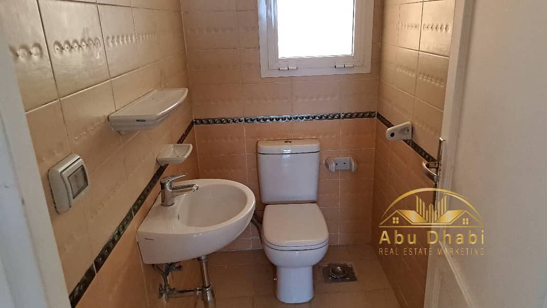 9 547643404_1385475616915422_7049347493503844067_n. jpg