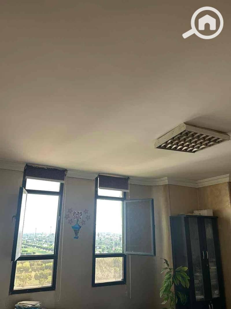 4 19e90f96-e8a2-45c9-b05b-2c60e5591319. jpg