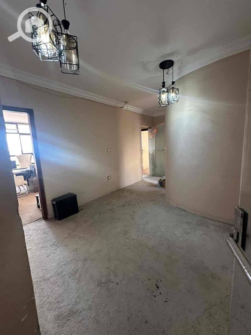 5 db6898b1-09d3-4cde-bd72-51e45b5dbd9e. jpg