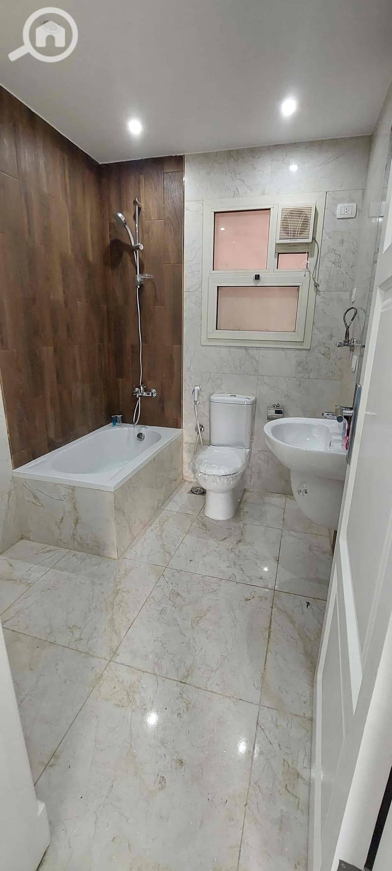 8 35057662-e478-469d-b893-736f56689864. jpg