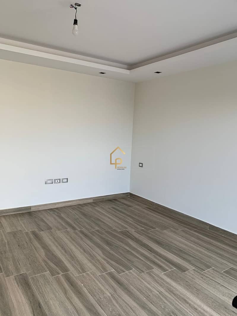 4 WhatsApp Image 2025-12-18 at 11.57. 41 AM. jpeg