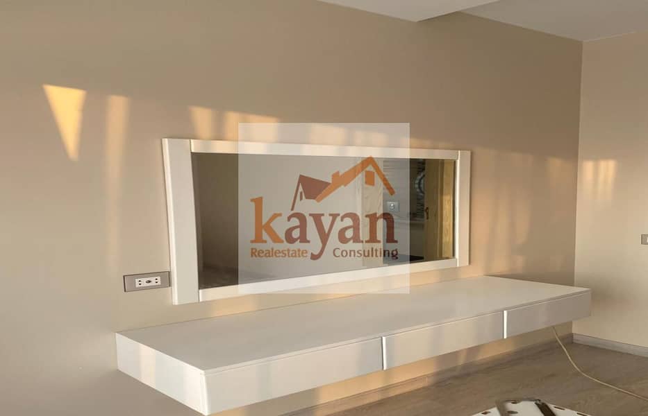 7 e6b821de-ee93-4663-a1a6-ca85b335dc7b. jpg