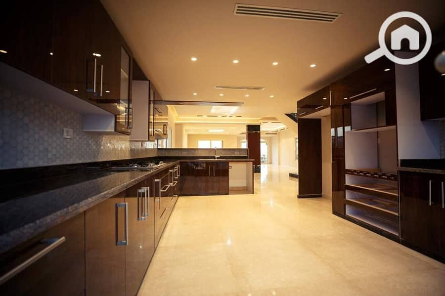 8 605287553_896452469584682_7409309438621084459_n. jpg