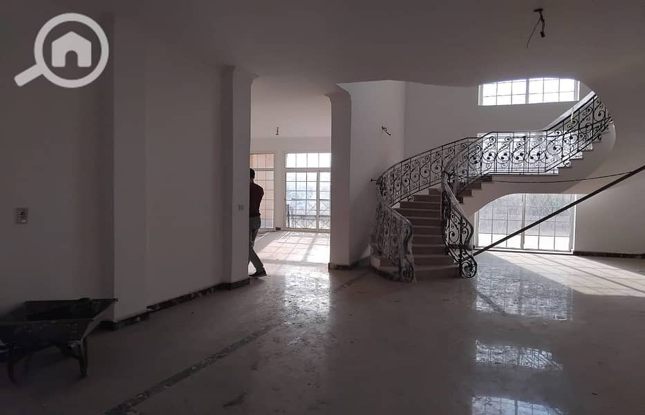 4 0a2d8876-923f-4dec-9f00-a11a2cb643ba. jpg