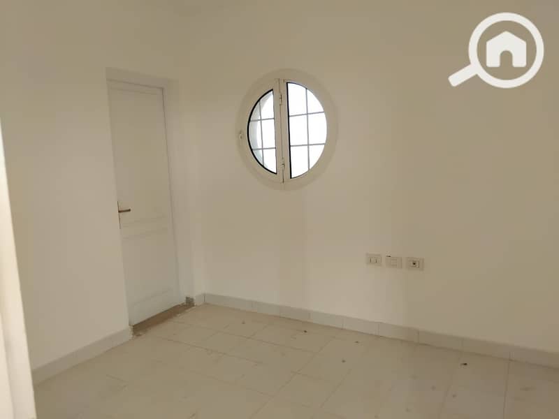 28 e643267b-0615-4162-9357-a1de8fd0ec8f. jpg