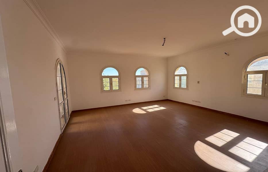 15 f0dc3359-ab99-47cf-813b-eeedf3e52dbe. jpeg