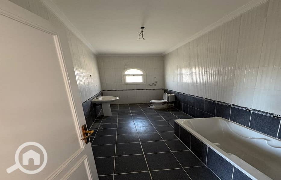 17 7c5718f5-f188-492e-bb41-f84bf4d90bd9. jpeg