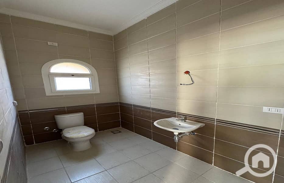 18 027d7b43-6e5f-4869-8401-cbfc45ce9d24. jpeg