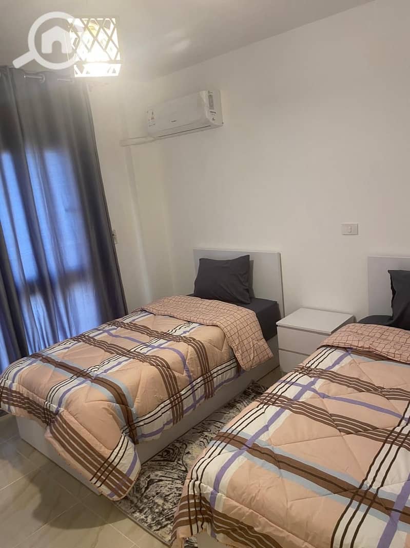 7 64030f21-5de7-4464-8c7a-01f01a9a40b5. jpg