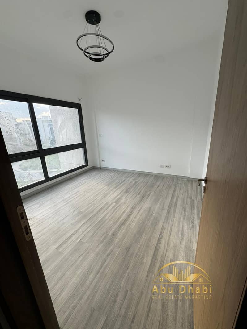 4 0c7d77fd-913d-4972-b4b3-1cd06a8e6175. jpg