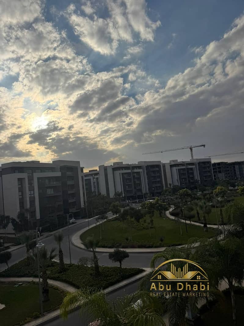 8 fa1069fb-71df-4433-a58b-35f598bec8b6. jpg