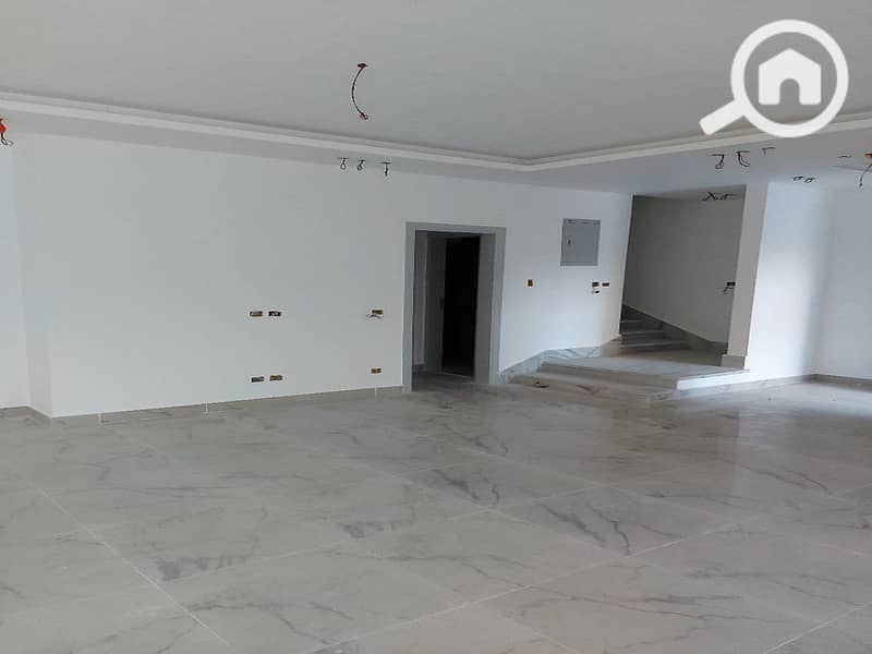 13 c5e42276-042b-4777-a199-2e3ece91b265. jpg