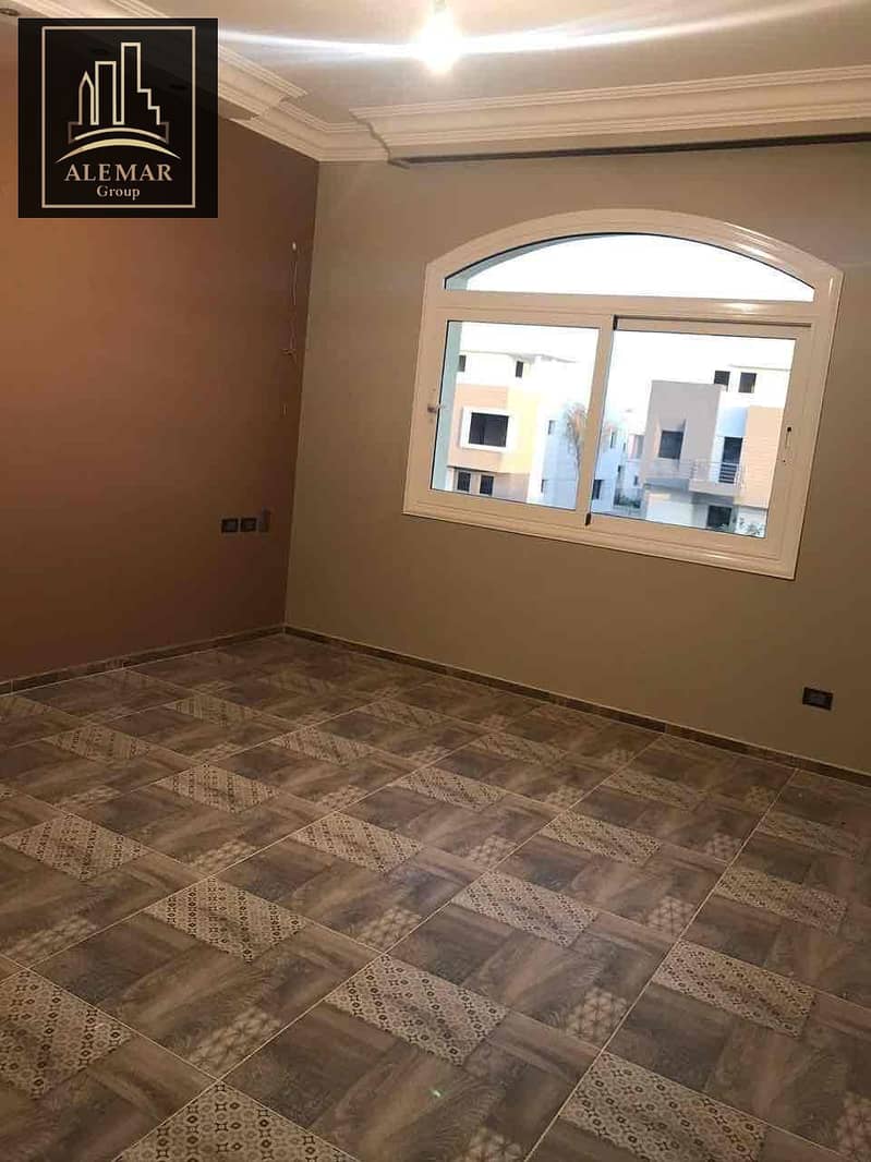 3 92f2b14c-81a8-4f6d-a193-e42353b54946. jpg