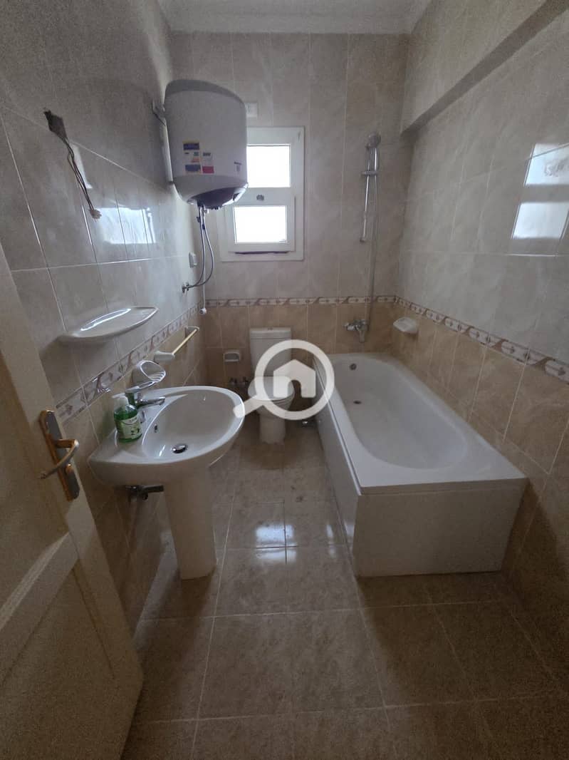 6 9218d2bf-44e8-4f84-9498-eb44b7ea69ad. jpg