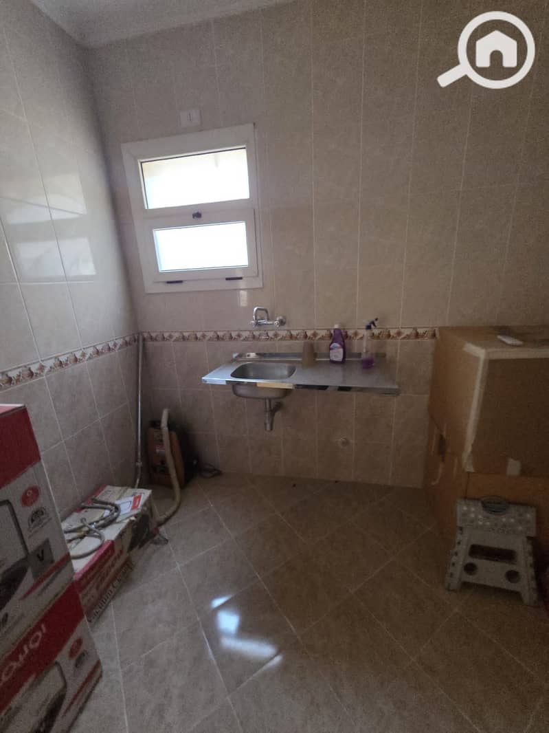 12 e4552202-c99f-42f9-a3d7-10368dc9d86c. jpg