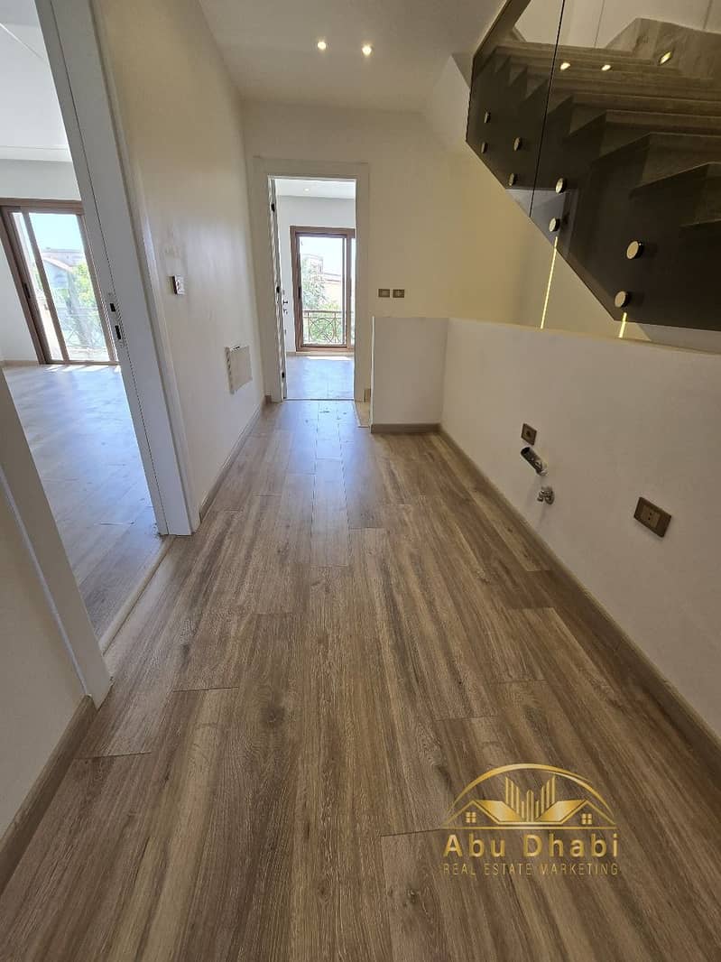 16 82551ba7-5c03-4bbc-9526-d08b60dcdacc. jpg