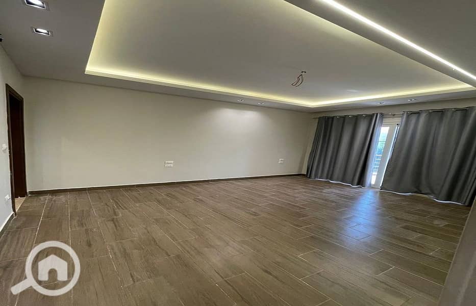 5 32a095cd-7c78-4e89-ad0d-7f0113eec7f8. jpg