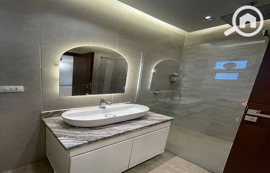 13 55ef6155-49f3-4634-b246-64eb34014d4a. jpg