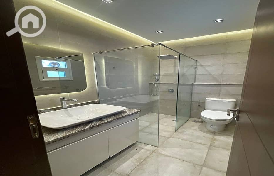 14 ab96e9d2-3f63-4101-8689-e6196bf0c332. jpg