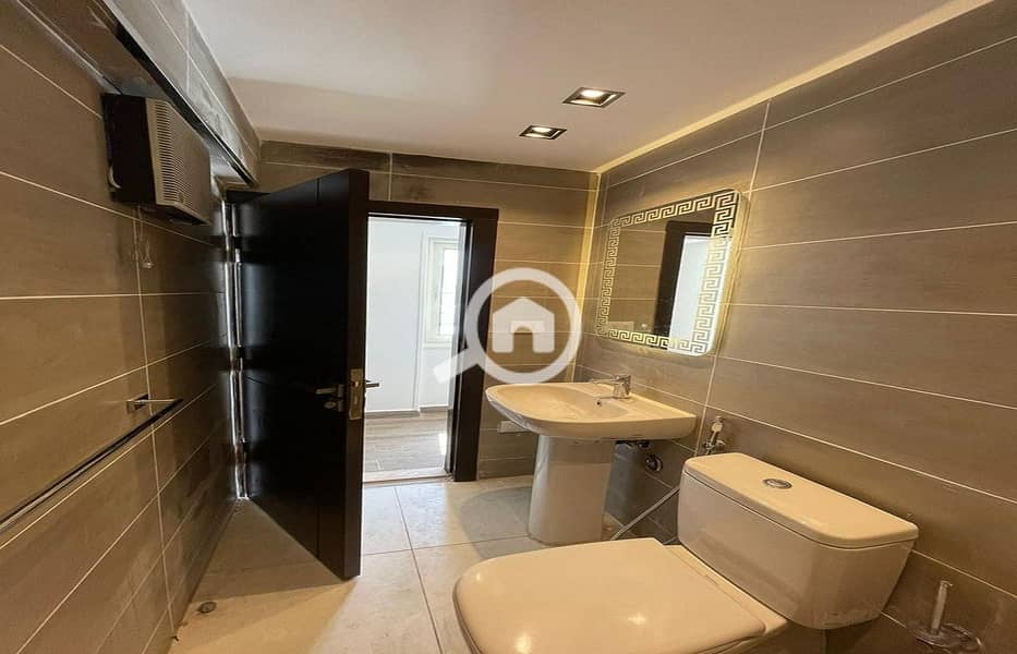 17 f36c5a75-5c8a-410b-bb09-41b07673ff96. jpg