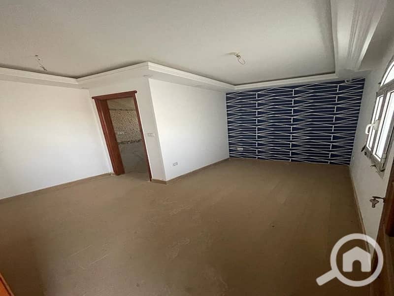 4 9e633d83-3640-457a-bb30-df292fbc272f. jpg