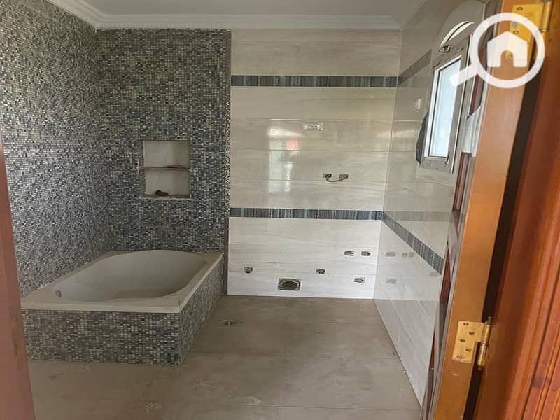 6 965f1b5b-bda0-4e2a-8844-20464cb41109. jpg