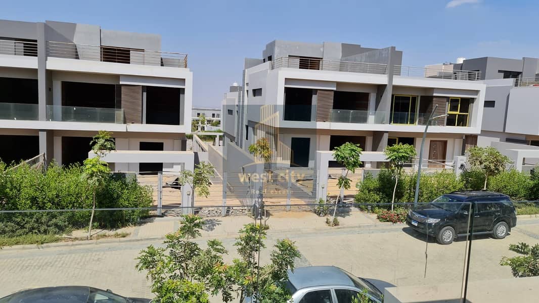 5 WhatsApp Image 2022-10-01 at 10.33. 33 PM (4). jpeg