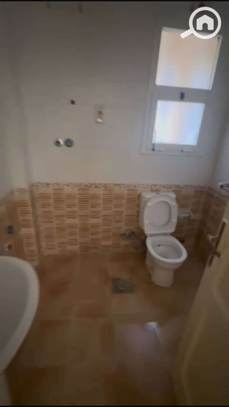 9 28c0a0ef-12fe-4457-89a5-b79363144f84. jpg