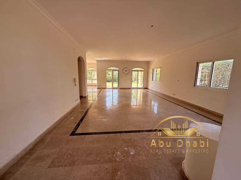 4 4c61c90c-f0f5-43be-898e-94cd0c0eb0ef. jpg