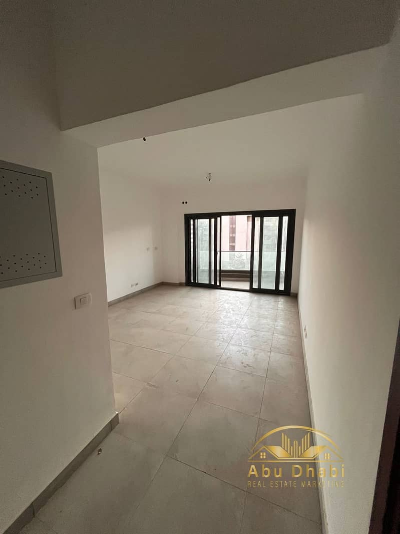 2 e17485f5-150f-4844-8c2f-b2a5783eeaa4. jpg