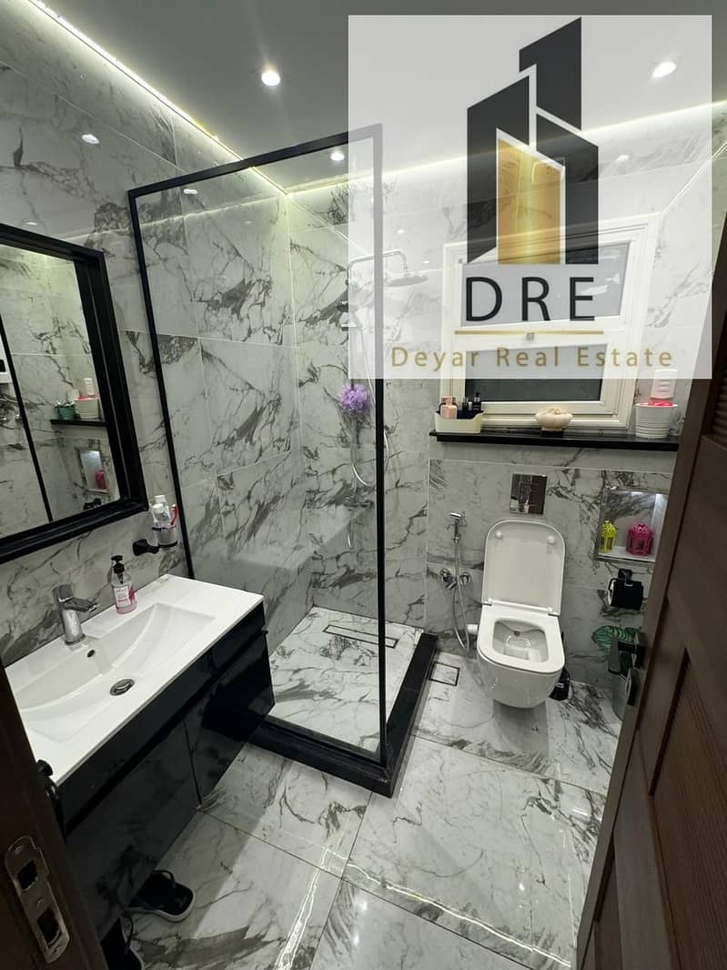 6 032d7682-1a64-4a3e-971b-1d2ddc61a522. jpg