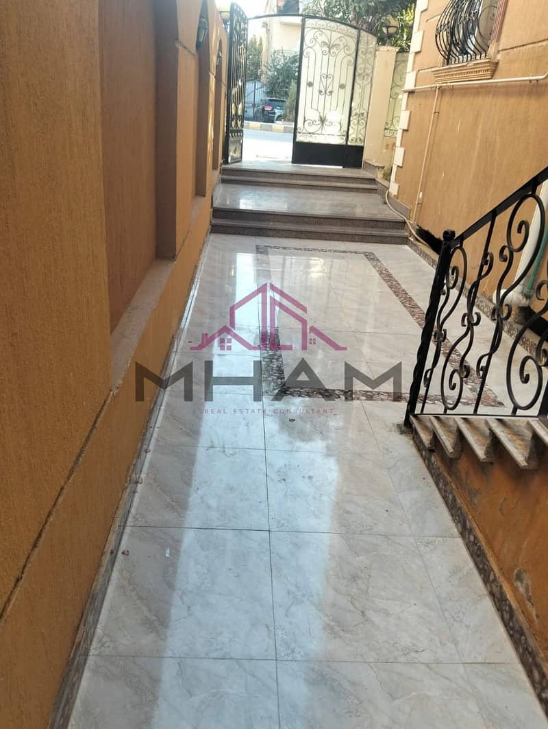 8 photo_5938225086739450933_y. jpg