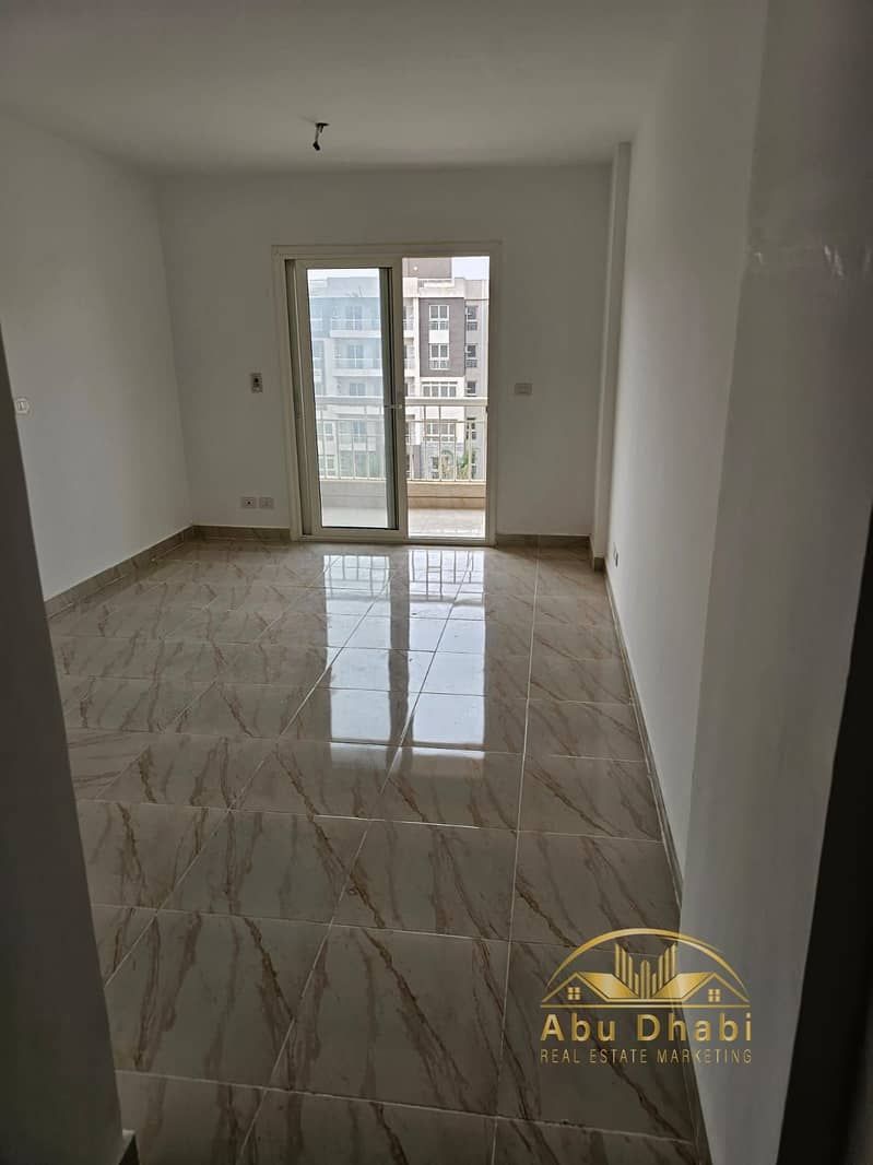 3 b5120688-1a04-496c-8970-4b1e8eeee4ae. jpg