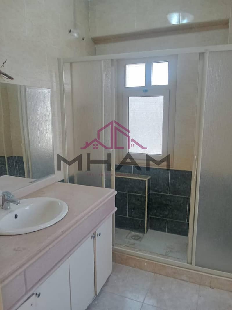 8 photo_5938097070944226429_y. jpg