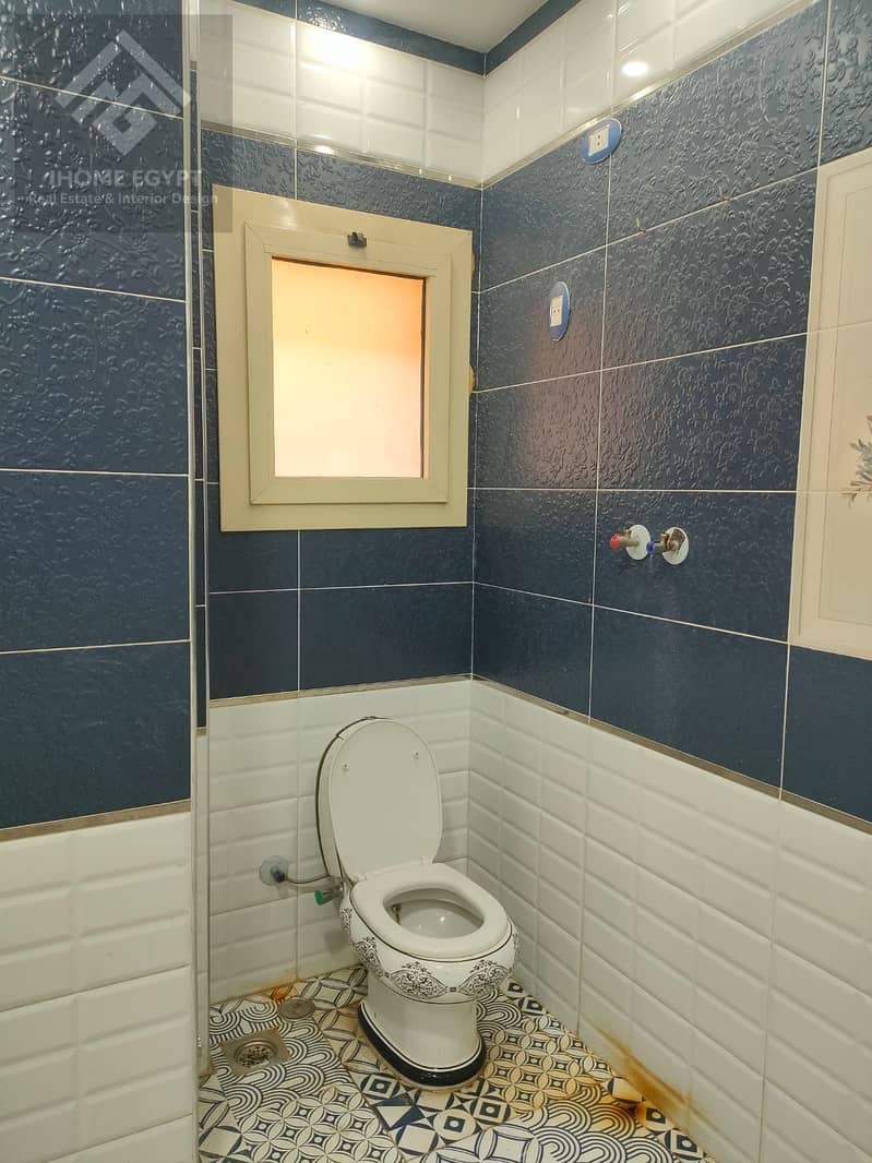 2 5a1dee40-6e48-44f5-8b68-03796cde6e19. jpg