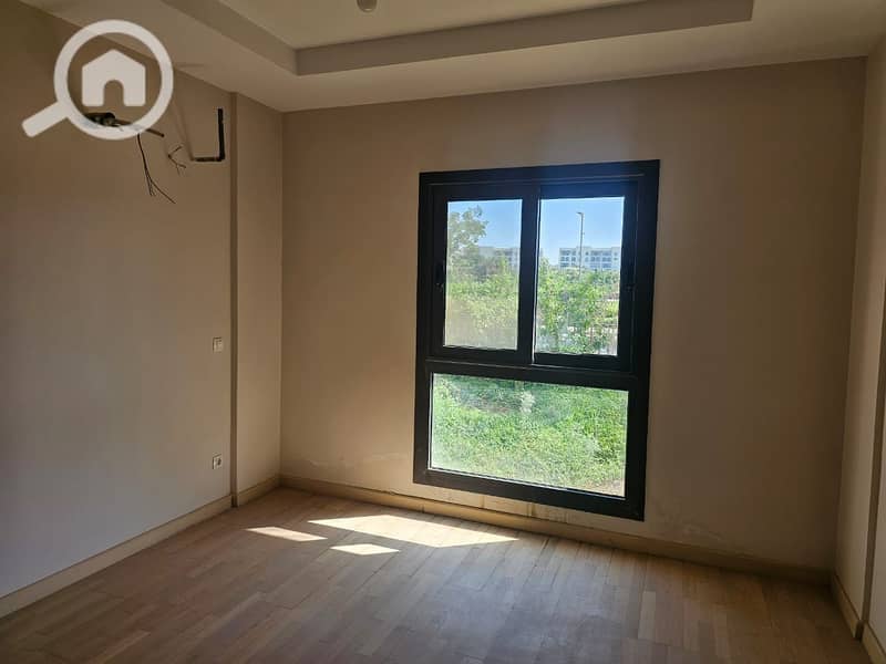 4 WhatsApp Image 2025-12-27 at 13.07. 54 (2). jpeg