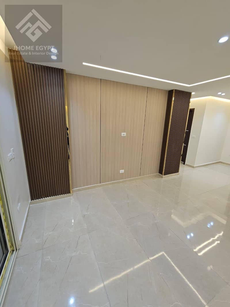 5 4d783d61-01f9-469d-9a57-cd5d1b1113dc. jpg