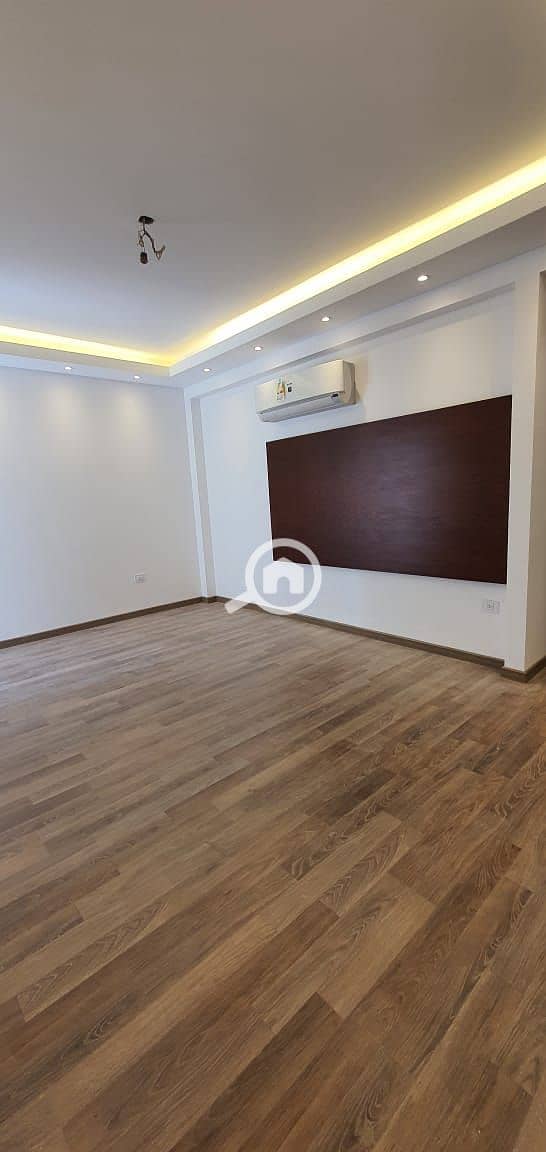 4 WhatsApp Image 2024-10-01 at 7.21. 30 PM. jpeg