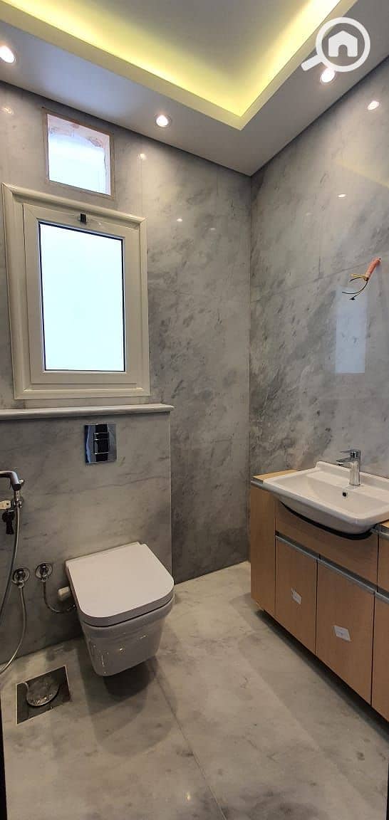 5 WhatsApp Image 2024-10-01 at 7.21. 31 PM (2). jpeg