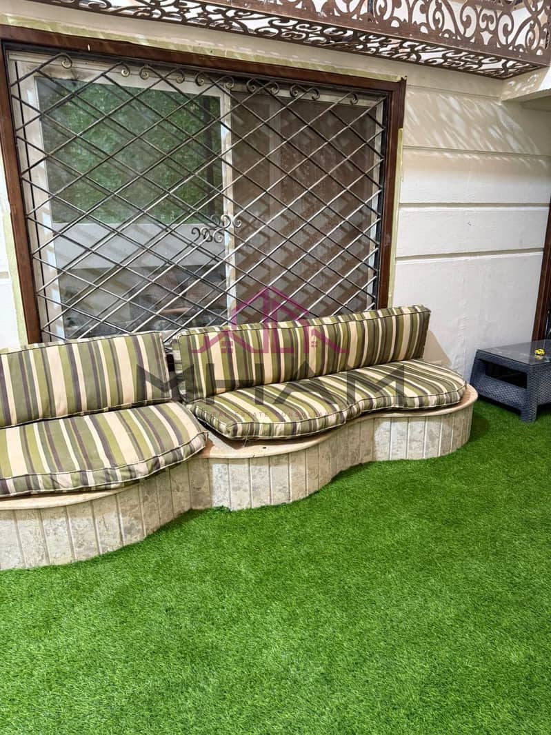 2 photo_5940273541326507064_y. jpg