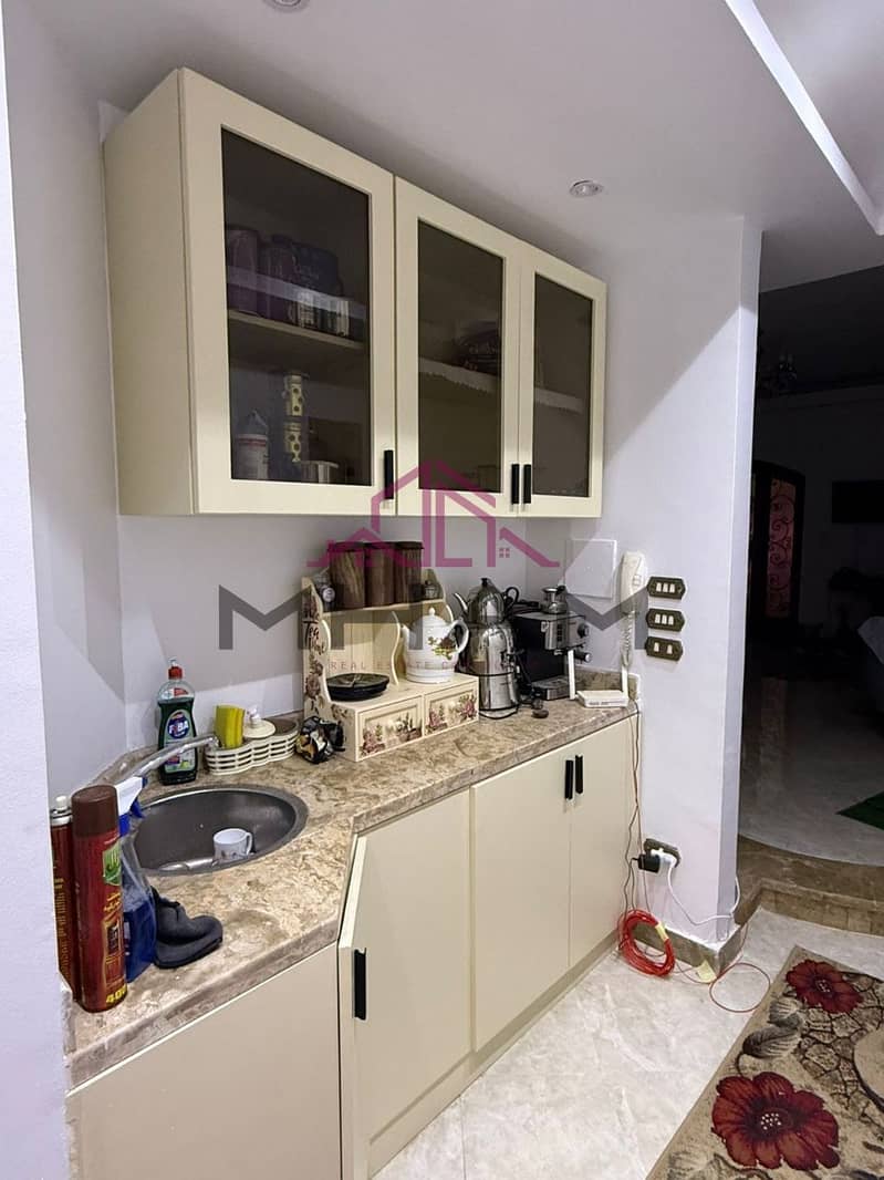 12 photo_5940273541326507074_y. jpg