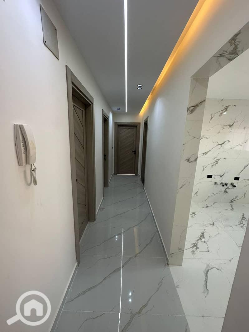 4 782637a7-63fe-414e-8cd7-7238bd90e8eb. jpg