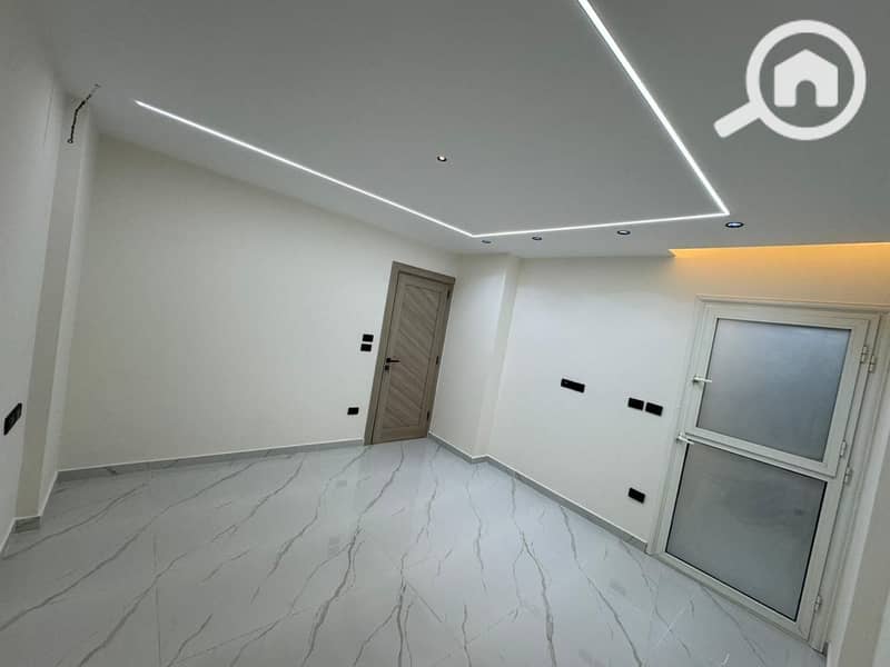 4 49ea5423-8070-42f8-9191-1b81ee44f689. jpg