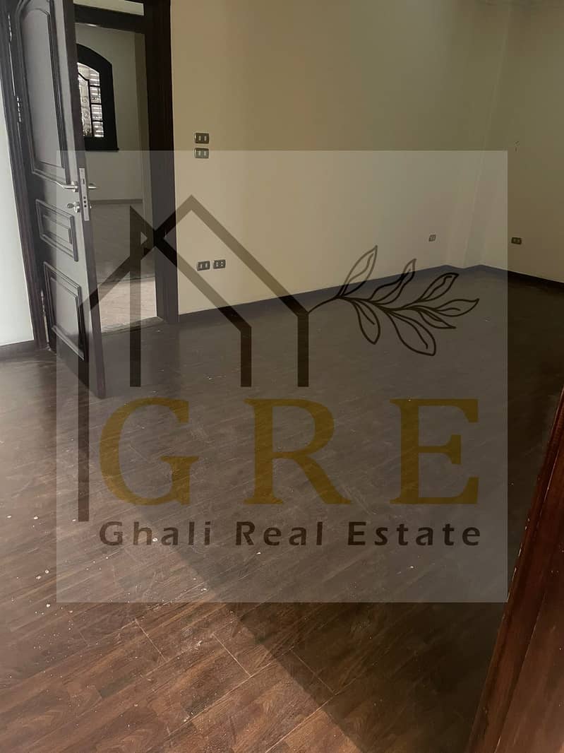 2 15595e51-cb69-4f1c-b877-86b1608a8255. jpg