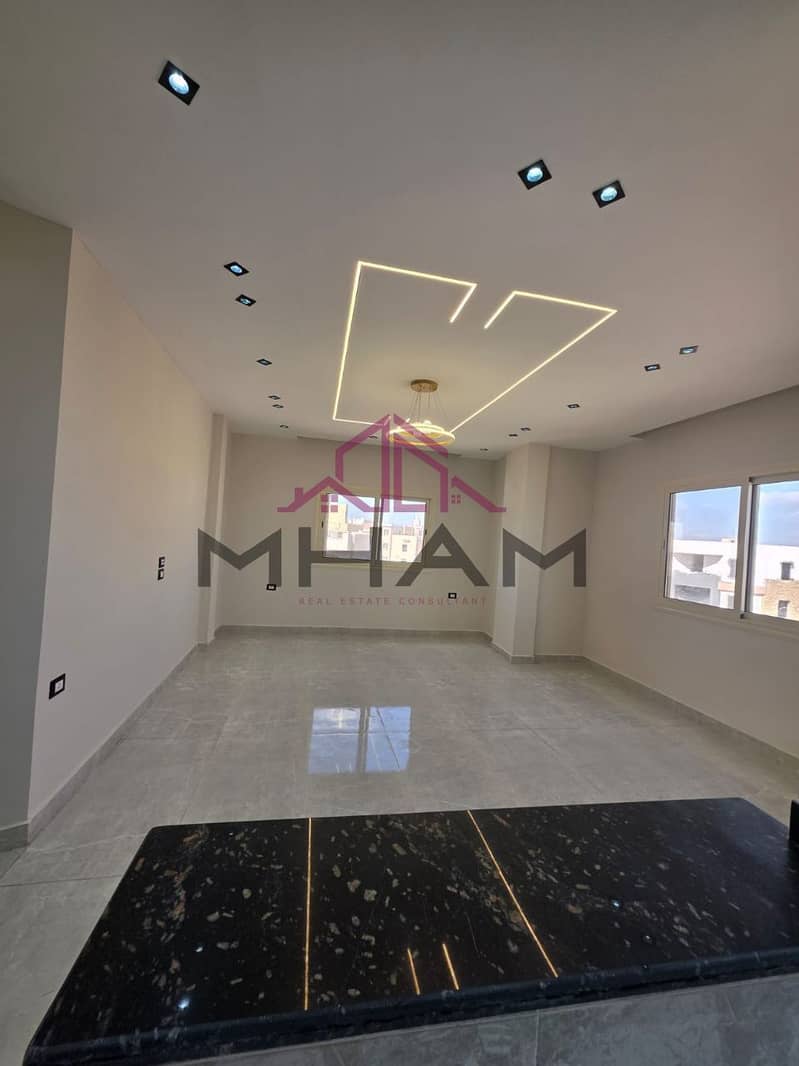 2 photo_5942532341936884722_y. jpg