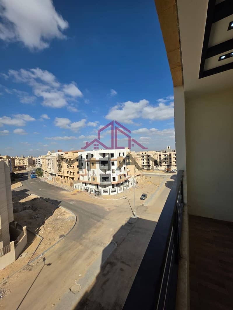 3 photo_5942532341936884728_y. jpg